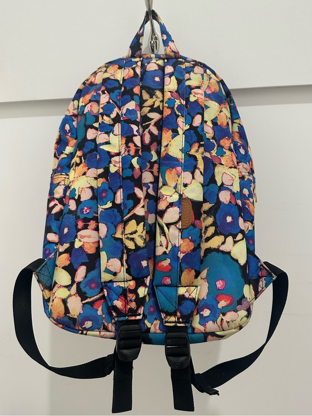 This Herschel Supply Company backpack NWOT - Picture 2 of 8